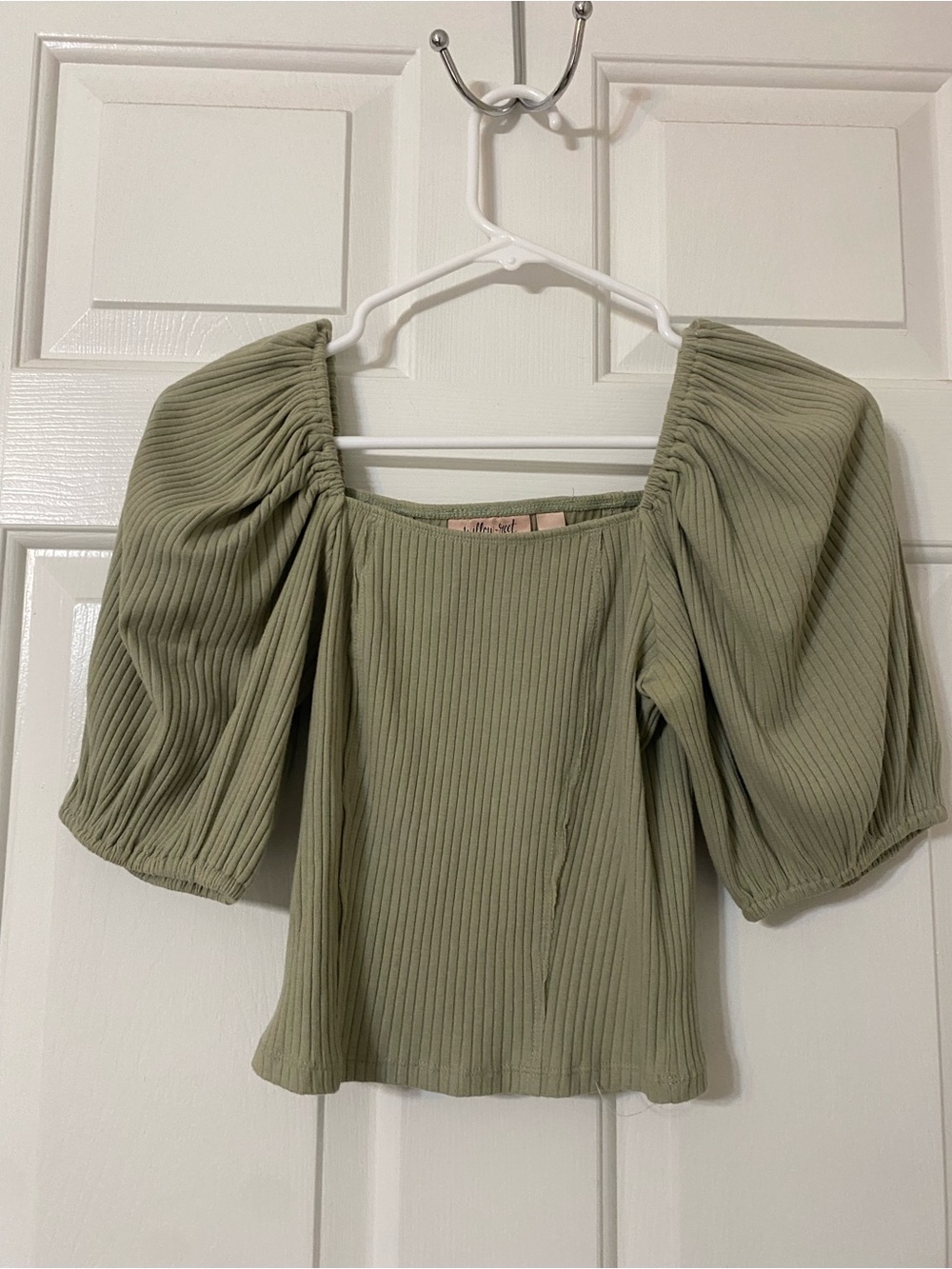 Ribbed Puff-Sleeve Square Neck Crop Top — Olive